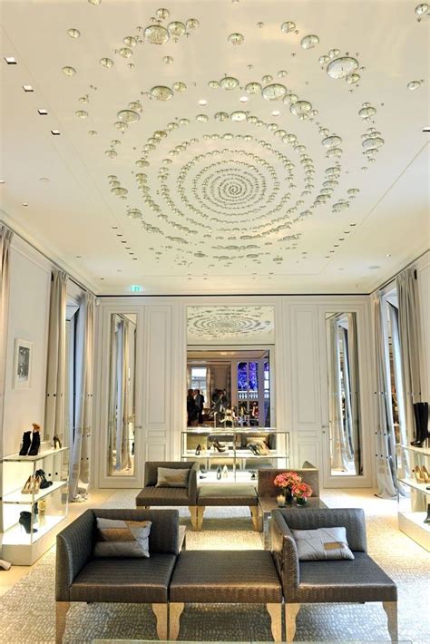 dior boutique milan.